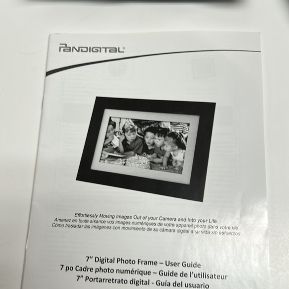 PANDIGITAL 7” PHOTO FRAME WITH REMOTE with battery. Also with electrical plug. - Picture 9 of 10